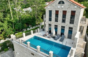 thumb_3317755_villa_for_sale_on_a_seacost_in_montenegro7.jpg
