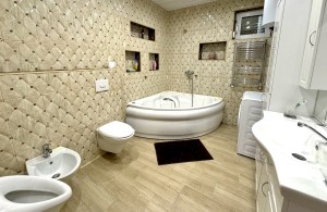 thumb_3330480_eal.estate.montenegro.hercegnovi.bythesea.house.bijela11.jpg