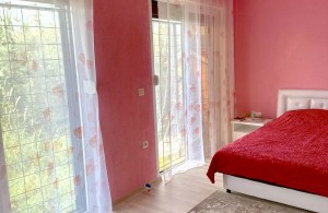 thumb_3330480_real.estate.montenegro.hercegnovi.bythesea.house.bijela1.jpg
