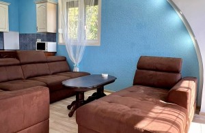 thumb_3330480_real.estate.montenegro.hercegnovi.bythesea.house.bijela2.jpg