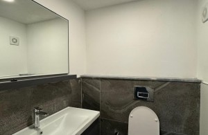thumb_3331814_8.jpg