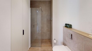thumb_3345318_3b101-bathroom.jpg