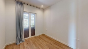 thumb_3345318_3b101-bedroom2.jpg
