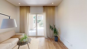 thumb_3345318_3b101-living-room1.jpg