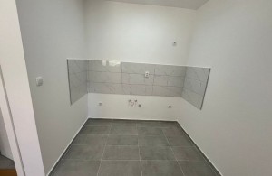 thumb_3353717_4.jpeg