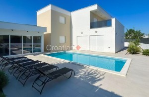 thumb_3354517_croatia-kastela-villa-pool-summer-kitchen-sale-102-.jpg