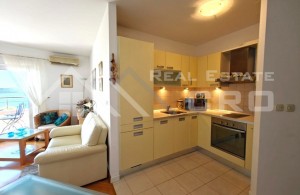 thumb_3366735__placed_near_the_sea_boasting_stunning_views_for_sale_10.jpg