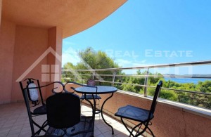 thumb_3366735_t_placed_near_the_sea_boasting_stunning_views_for_sale_1.jpg