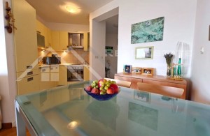 thumb_3366735_t_placed_near_the_sea_boasting_stunning_views_for_sale_2.jpg