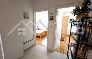 thumb_3366735_t_placed_near_the_sea_boasting_stunning_views_for_sale_6.jpg