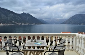 thumb_3366851_artment-with-a-view-of-the-bay-in-kotor-dobrota-photo-13.jpg