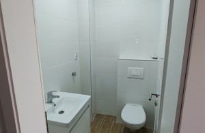 thumb_3370875_e3.jpg