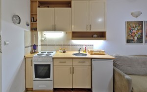 thumb_3388736_03-kitchen-01.jpg