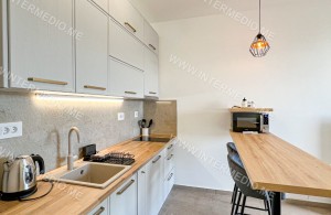 thumb_3399967_8.jpg