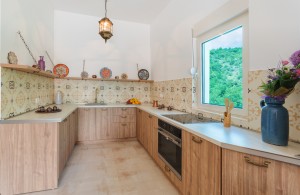 thumb_3402190_kitchen-1-01.jpg