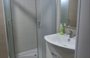thumb_3410884_12.jpg