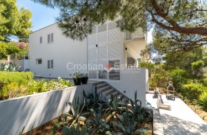 thumb_3416455_croatia-korcula-house-seafront-garden-parking-sale-104-.jpg