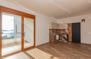 thumb_3417445_3.jpg