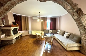 thumb_3419636_happymontenegro-house-near-adriatik-sea04.jpg