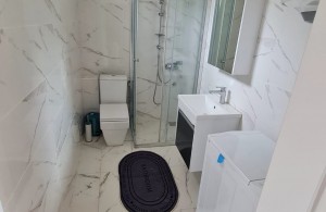 thumb_3419985_bathroom.jpg