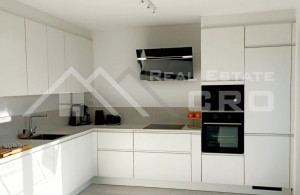 thumb_3425108_1191_modernly_furnished_apartment_with_a_beautiful_.jpg