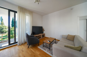 thumb_3427048_2-bedroom-apartment-for-sale-in-tivat--4.jpg