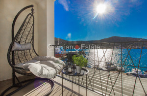 thumb_3443069_croatia-marina-villa-seafront-pool-barbecue-sale-127-.jpg