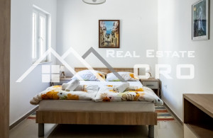 thumb_3452442_terior_and_exterior_areas_near_a_lovely_beach_for_sale_2.jpg