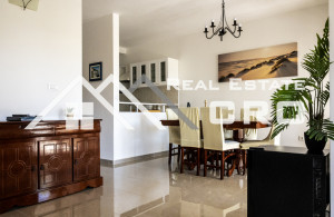 thumb_3452442_terior_and_exterior_areas_near_a_lovely_beach_for_sale_7.jpg