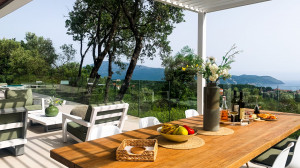 thumb_3452604_terrace-kitchen.jpg