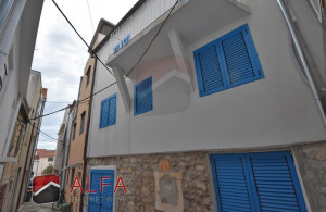 thumb_3467984_1-vodice-prodaje-se-kuca.jpg