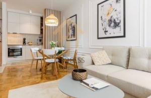 thumb_3469695_blue-and-gold-real-estate-listing-instagram-post.zip---1.jpg