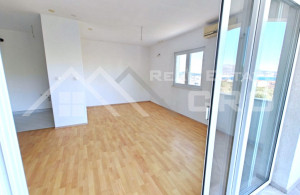 thumb_3472405_t_with_a_spacious_loggia_and_stunning_sea_views_for_sale.jpg
