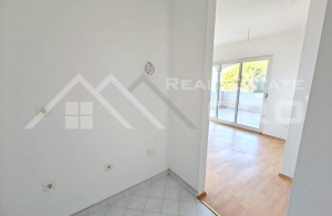 thumb_3472405_with_a_spacious_loggia_and_stunning_sea_views_for_sale_6.jpg
