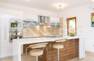 thumb_3483509_luxuriously_appointed_apartments_near_the_sea_for_sale_3.jpg
