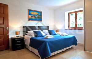 thumb_3483509_luxuriously_appointed_apartments_near_the_sea_for_sale_4.jpg