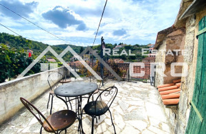 thumb_3484411_n_inner_courtyard_in_the_heart_of_the_village_for_sale_4.jpg