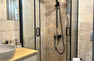 thumb_3492381_blue-and-gold-real-estate-listing-instagram-post.zip---9.jpg
