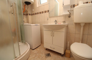 thumb_3500780_8.jpg