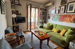 thumb_3517106_blue-and-gold-real-estate-listing-instagram-post.zip---1.jpg