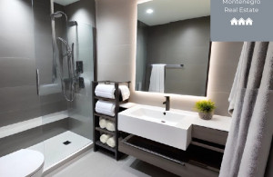 thumb_3519804_bathroom.jpg
