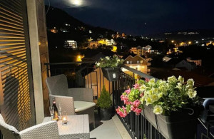 thumb_3522388_balcony-1-.jpg