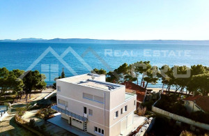 thumb_3523249__peaceful_location_in_the_second_row_to_the_sea_for_sale.jpg