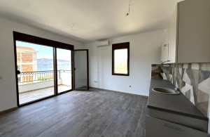 thumb_3528723_happy-montenegro-new-seaview-apartment10.jpg