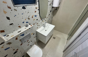 thumb_3529495_5.jpg