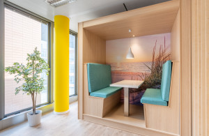 thumb_3539325_regus-eolis-square-2523-luxembourg-business-lounge.jpg