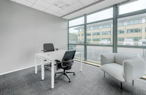 thumb_3544606_regus-quatro-house-216-frimley-uk-small-office.jpg