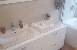 thumb_3554848_croatia-korcula-house-seafront-pool-sale-117-.jpg