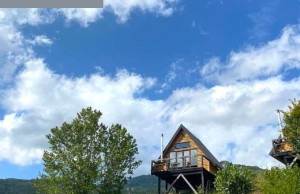 thumb_3557968_cabin_hill.jpg