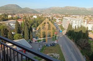 thumb_3558436_blue-and-gold-real-estate-listing-instagram-post.zip---1.jpg